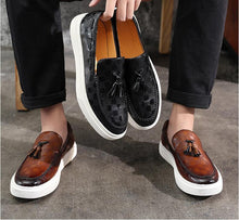 Load image into Gallery viewer, CAVANELI TASSEL LOAFERS