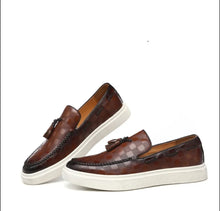 Load image into Gallery viewer, CAVANELI TASSEL LOAFERS
