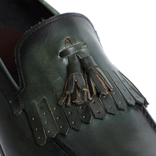 Load image into Gallery viewer, CAVANELI GREEN TASSER LOAFERS
